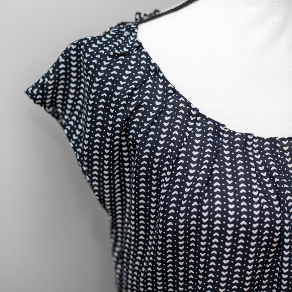 Heart Top | Flowy Dressy or Casual Lauren Conrad Blouse | Size Small - Picture 2 of 3